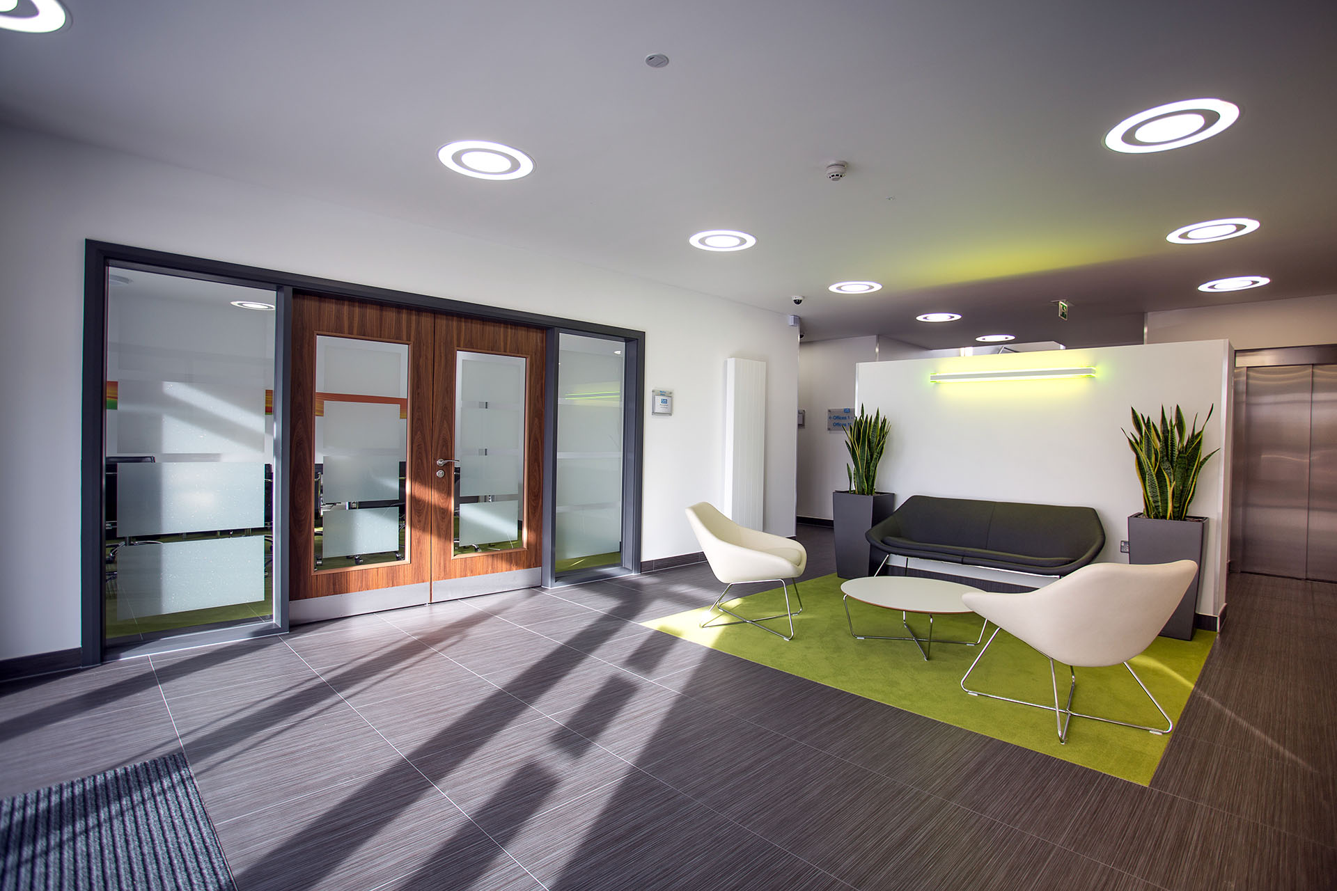 Why Freelancers Need To Rent Offices